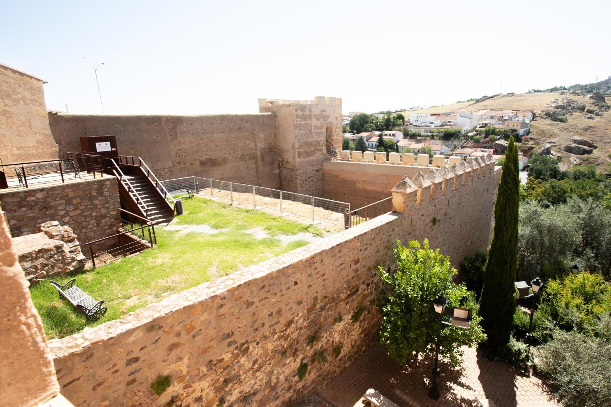 Apartamento Baluarte De Los Pozos Касерес Экстерьер фото
